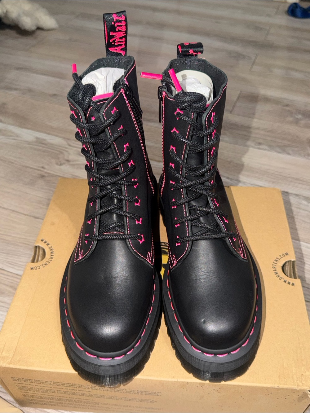 Dr. Martens Jadon II Neon Star Platform Boots Women’s 8 (PRICE IS FIRM) - Picture 6 of 9